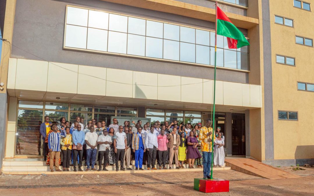 Cérémonie de montée des couleurs : Un moment de citoyenneté et de cohésion au sein du GIP-PNVB